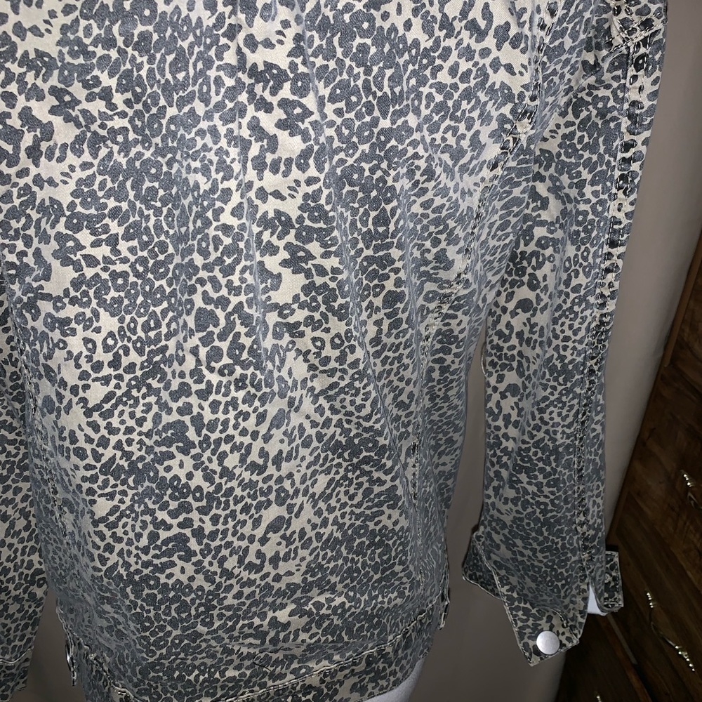ASHLEY MASON DISTRESSED‎ ANIMAL PRINT JACKET - Picture 5 of 7